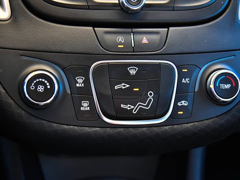 Used 2022 Chevrolet Malibu LS FWD image 19