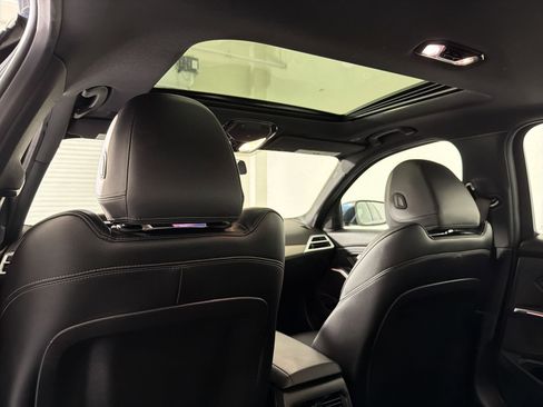 Certified 2025 BMW 330i Sedan RWD image 31