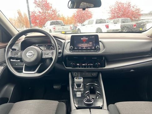 Used 2021 Nissan Rogue SV image 12