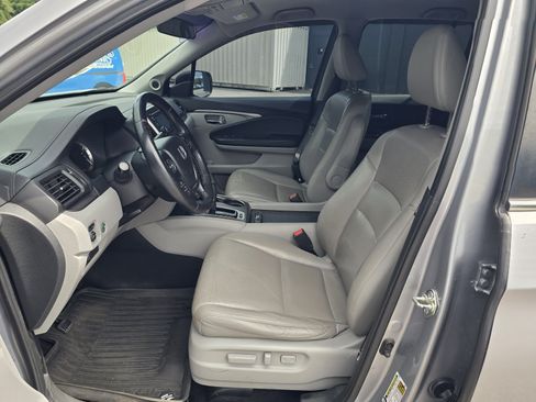 Used 2017 Honda Ridgeline RTL image 10