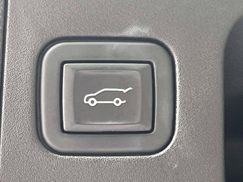 Used 2023 Cadillac XT4 Premium Luxury w/ Cold Weather Package AWD/4WD image 19
