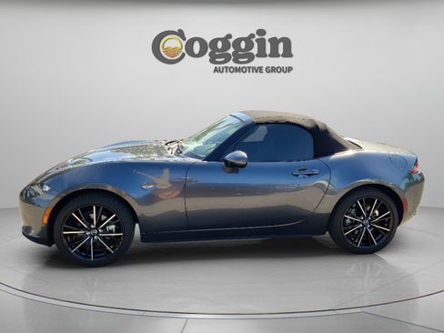 Used 2024 MAZDA MX-5 Miata Grand Touring w/ Weather Package RWD image 2