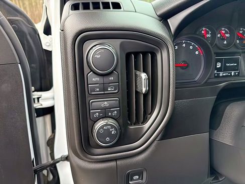 Used 2020 Chevrolet Silverado 1500 Custom image 20