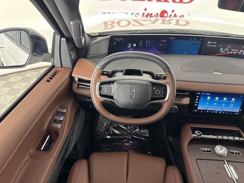 New 2025 Lincoln Navigator Reserve image 10