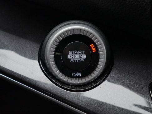 Used 2024 Jeep Wagoneer 4WD image 8