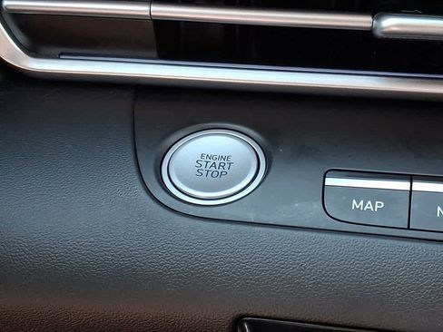 Used 2025 Hyundai Elantra SEL image 23