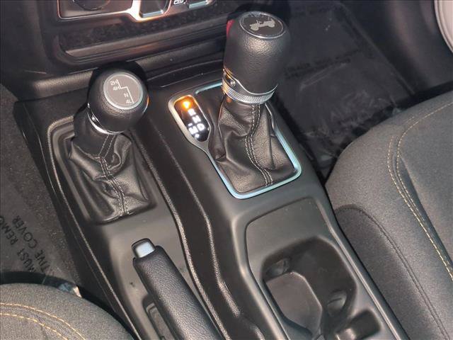 Used 2026 Jeep Wrangler Unlimited Sahara AWD/4WD image 12