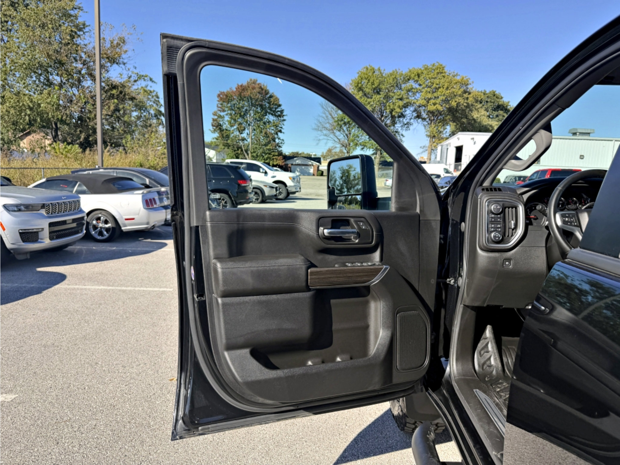 Used 2023 Chevrolet Silverado 2500 LT w/ Convenience Package AWD/4WD image 18
