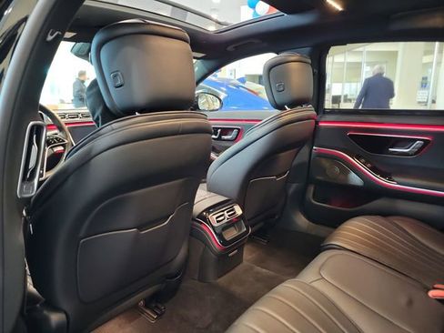 Used 2023 Mercedes-Benz S 580 4MATIC Sedan w/ AMG Line image 10