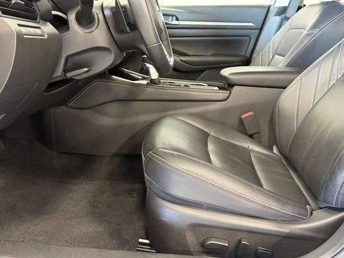 Used 2024 Nissan Altima 2.5 SR w/ SR Premium Package image 12