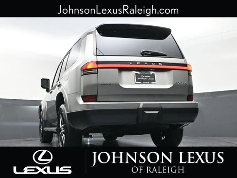 Used 2024 Lexus GX 550 w/ Cold Area Package AWD/4WD image 19