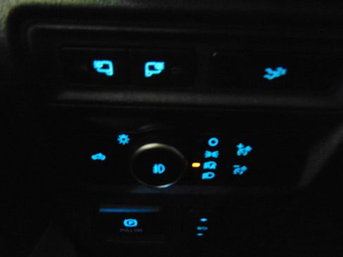 Used 2023 Ford F150 Lariat w/ Equipment Group 502A High AWD/4WD image 14