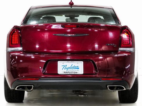 Used 2023 Chrysler 300 S image 8