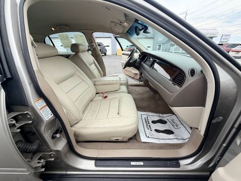 Used 1999 Lincoln Town Car Signature RWD image 69
