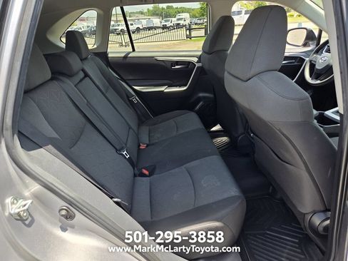 Used 2022 Toyota RAV4 XLE FWD image 14