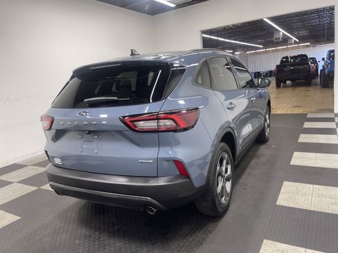 Used 2025 Ford Escape ST-Line image 5