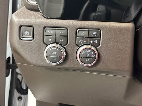 New 2026 GMC Sierra 1500 SLT w/ SLT Premium Package AWD/4WD image 31