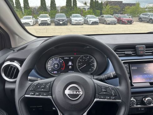 Used 2025 Nissan Versa SV FWD image 32