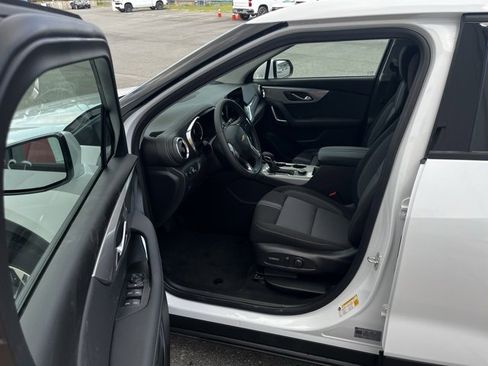 New 2025 Chevrolet Blazer LT w/ Convenience Package image 4