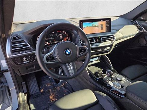 Certified 2025 BMW X4 xDrive30i w/ Premium Package AWD/4WD image 13