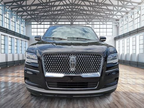 Used 2023 Lincoln Navigator Reserve AWD/4WD image 6