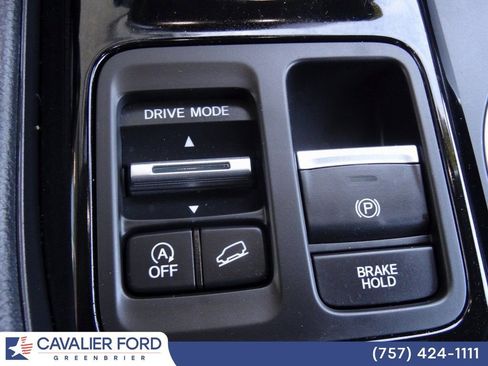 Used 2025 Honda Pilot Touring image 39