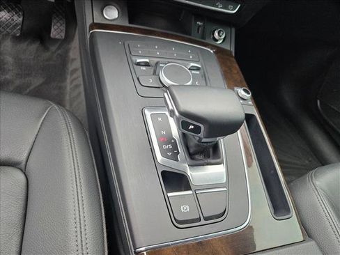 Used 2019 Audi Q5 Premium image 14