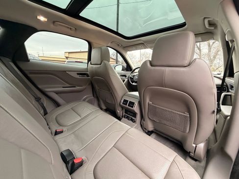 Used 2017 Jaguar F-PACE R-Sport image 24