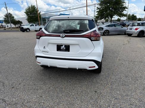 Used 2021 Nissan Kicks S FWD image 32