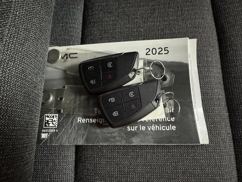 Used 2025 GMC Terrain Elevation FWD image 27