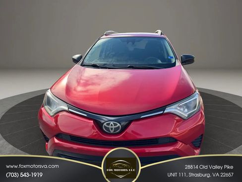 Used 2017 Toyota RAV4 LE image 1