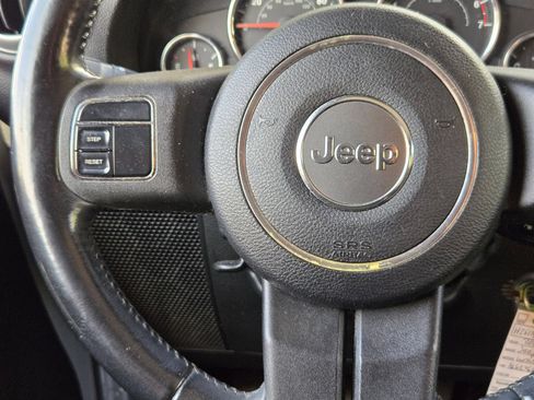 Used 2011 Jeep Wrangler Rubicon w/ PWR Convenience Group AWD/4WD image 18