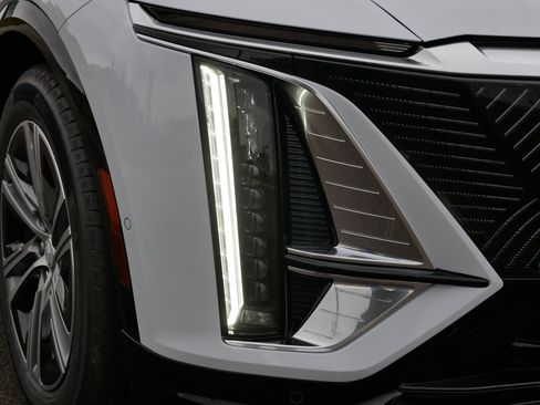 New 2026 Cadillac Lyriq Premium Luxury image 14