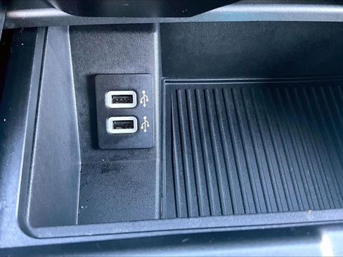 Certified 2019 Ford F150 XLT w/ Equipment Group 302A Luxury image 17