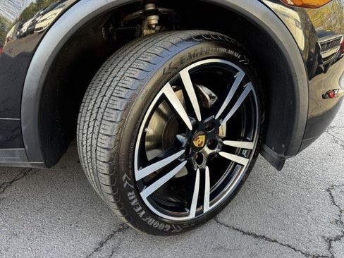 Used 2013 Porsche Cayenne S w/ Premium Pkg Plus image 39