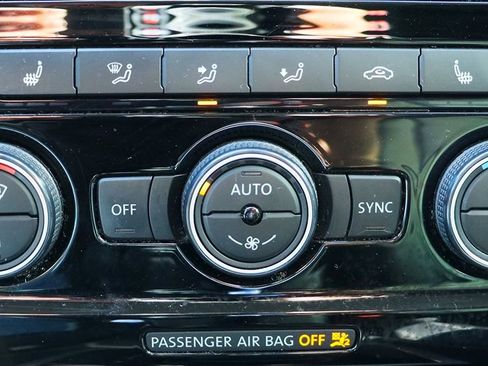 Used 2022 Volkswagen Passat 2.0T SE image 45