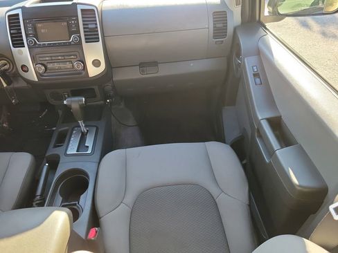 Used 2015 Nissan Xterra S image 20