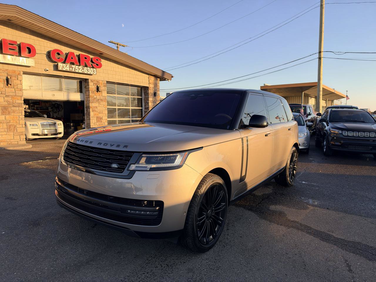 Used 2023 Land Rover Range Rover Long Wheelbase SE AWD/4WD image 7