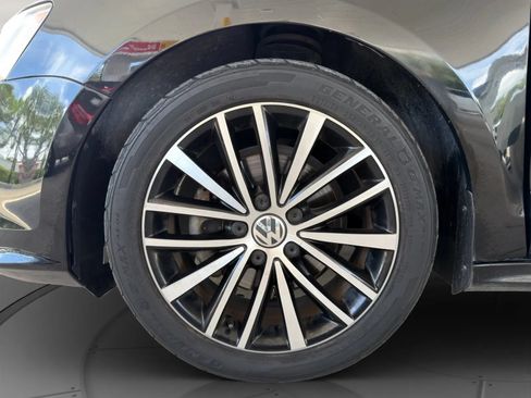 Used 2015 Volkswagen Jetta Sport FWD image 22