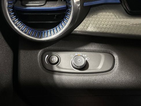 New 2026 Chevrolet Trax LT w/ LT Convenience Package image 18