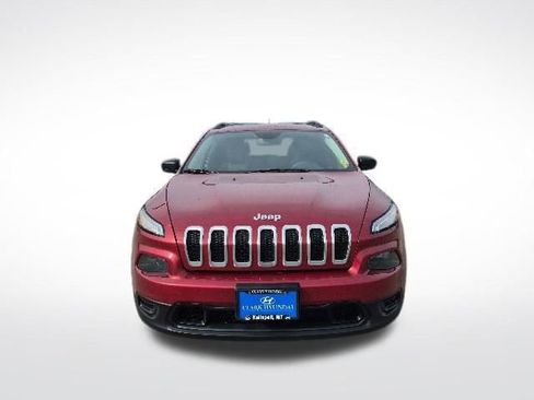 Used 2017 Jeep Cherokee Sport AWD/4WD image 2