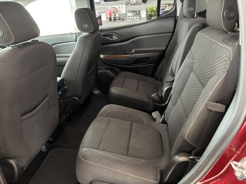 Used 2018 GMC Acadia SLE image 17