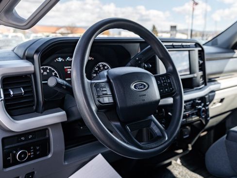 Used 2024 Ford F350 XLT w/ FX4 Off-Road Package image 9