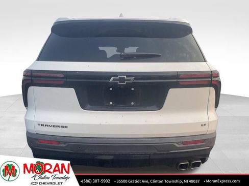 Used 2024 Chevrolet Traverse LT w/ Midnight/Sport Edition FWD image 5