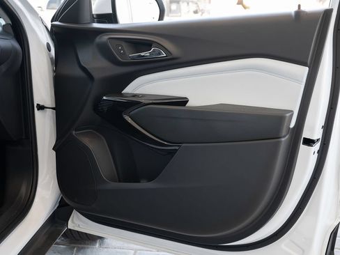 Used 2026 Chevrolet Trax LT w/ Driver Confidence Package FWD image 42
