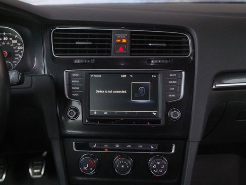 Used 2017 Volkswagen GTI Sport image 19