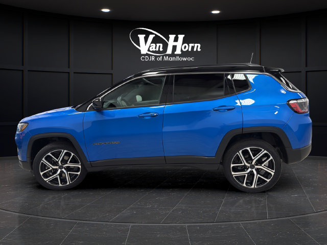 Used 2025 Jeep Compass Limited AWD/4WD image 4