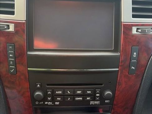 Used 2012 Cadillac Escalade Luxury image 24