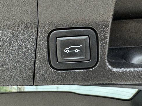 Used 2023 GMC Acadia Denali FWD image 37