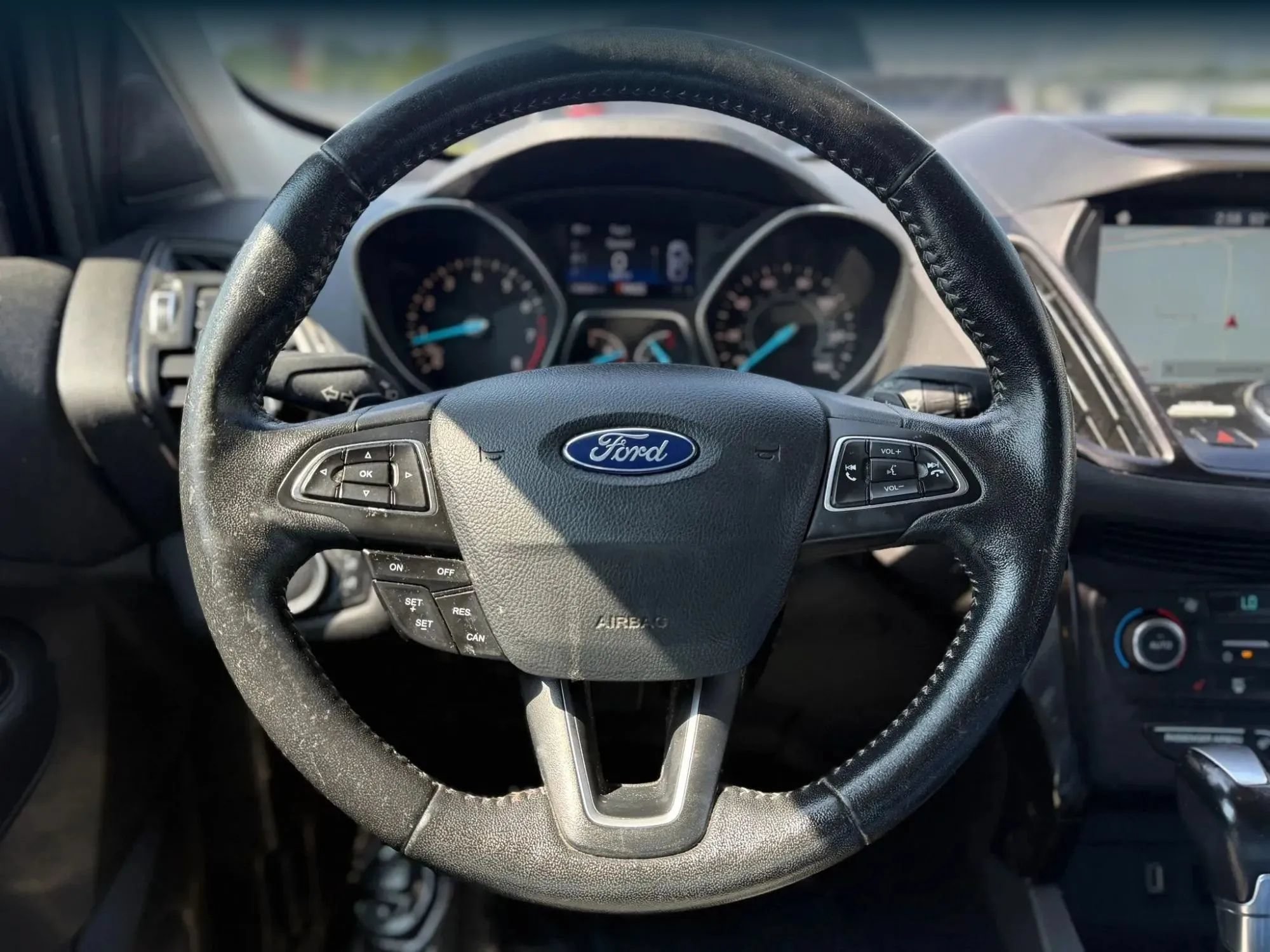 Used 2017 Ford Escape Titanium w/ Canadian Touring Package AWD/4WD image 25